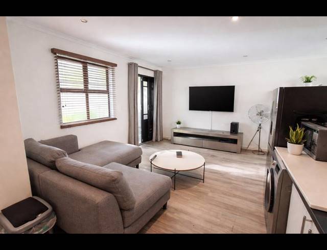 1 BEDROOM APARTMENT FOR SALE IN RONDEBOSCH